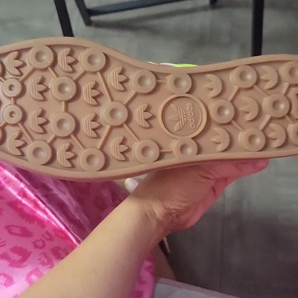 NIB Adidas Gazelle Pink and Green Women's Shoes Size 9 - Picture 5 of 5